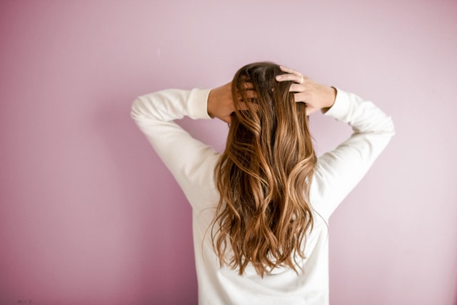 Wypadanie włosów — jak sobie z nim poradzić?