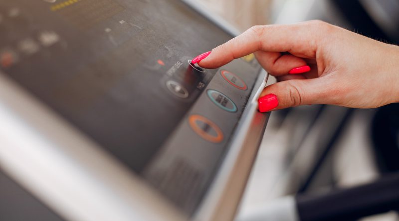 Automatyka budynkowa Kraków – sterowanie inteligentnym systemem budynku przez panel dotykowy